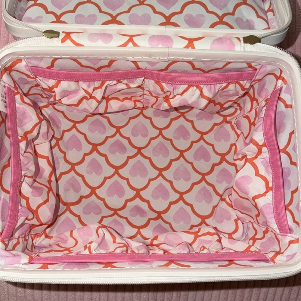 Roller Rabbit X Target Vanity Train Case - Picture 3 of 4